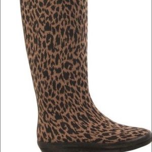Leopard dav rain boots size 6